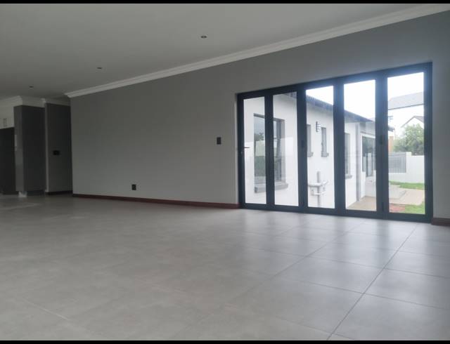 4 BEDROOM HOUSE FOR SALE IN XANADU ECO PARK
